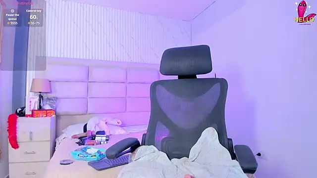 BritanyBrown  online show from 04-11-26, 05:12