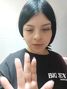 LunaJacobs online show from 03-25-26, 06:25