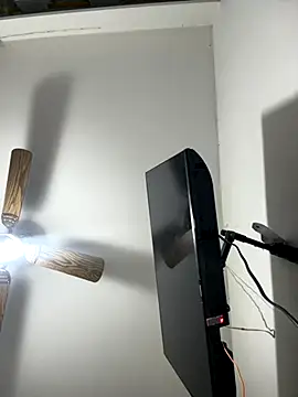 Snapshot of Luck__090 chatting on 10-08-25, 04:32 Luck  090 online show from 10-08-25, 04:32