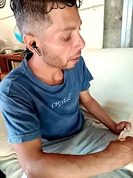 Snapshot of AlphaAlterX chatting on 09-15-25, 09:15 AlphaAlterX online show from 09-15-25, 09:15