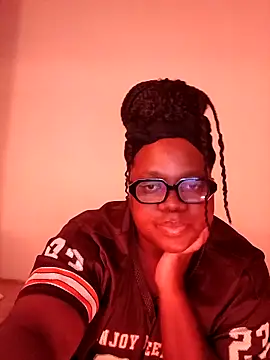 Gyminae online show from 10-28-25, 05:59