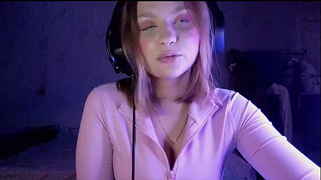 Snapshot of pr_In_cess_ chatting on 09-17-25, 08:32 pr In cess  online show from 09-17-25, 08:32