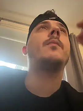 Snapshot of XXKieran chatting on 09-11-25, 05:02 XXKieran online show from 09-11-25, 05:02