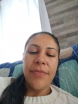 KittyHoleshot87 online show from 04-17-26, 03:37