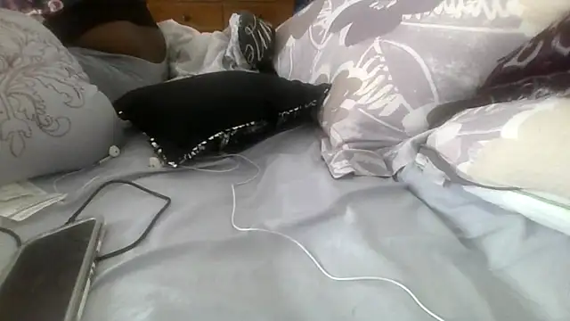 Snapshot of prettymaa chatting on 01-06-26, 06:44 prettymaa online show from 01-06-26, 06:44