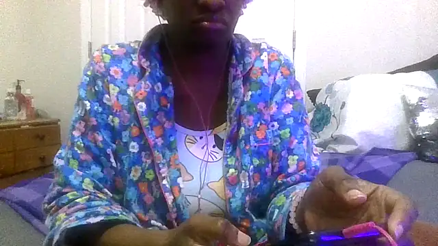 Snapshot of prettymaa chatting on 05-06-26, 04:19 prettymaa online show from 05-06-26, 04:19