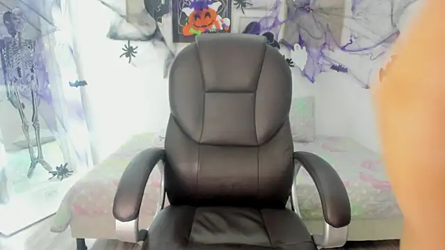 koraline 333 online show from 10-31-25, 09:05