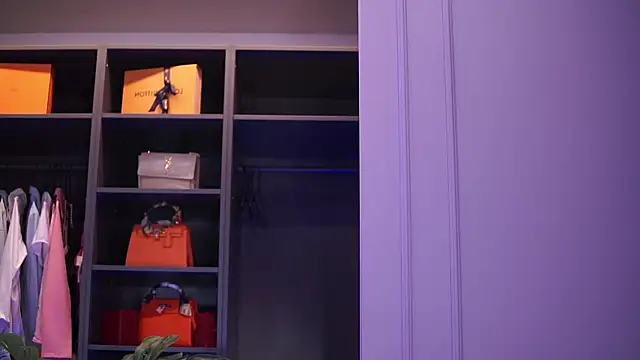 Snapshot of AishaaDevoe chatting on 09-20-25, 03:24 AishaaDevoe online show from 09-20-25, 03:24