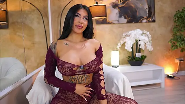 Snapshot of AishaaDevoe chatting on 10-30-25, 06:41 AishaaDevoe online show from 10-30-25, 06:41