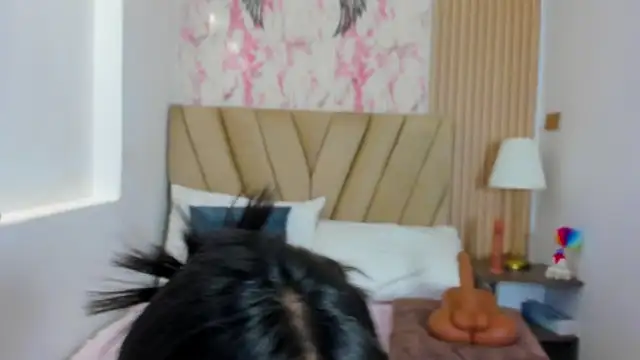 Snapshot of Thais_kim chatting on 07-21-26, 01:24 Thais kim online show from 07-21-26, 01:24