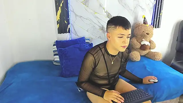 christopher Hot online show from 06-06-26, 08:57