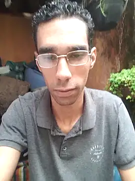 Snapshot of Dedede32 chatting on 09-24-25, 01:25 Dedede32 online show from 09-24-25, 01:25