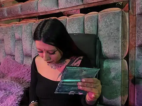 Snapshot of missashlyrosette chatting on 11-28-25, 02:36 missashlyrosette online show from 11-28-25, 02:36