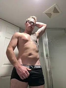 Snapshot of DILFiGuess11 chatting on 11-17-25, 09:09 DILFiGuess11 online show from 11-17-25, 09:09