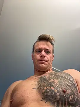 Snapshot of DILFiGuess11 chatting on 11-23-25, 04:18 DILFiGuess11 online show from 11-23-25, 04:18