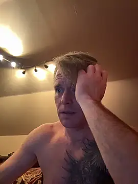 Snapshot of DILFiGuess11 chatting on 02-04-26, 06:52 DILFiGuess11 online show from 02-04-26, 06:52