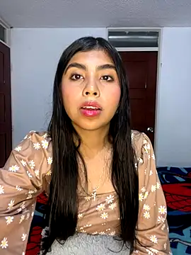 Snapshot of DianeSuns_ chatting on 10-17-25, 02:15 DianeSuns online show from 10-17-25, 02:15