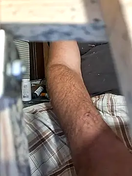 Snapshot of Bush_smusher chatting on 09-16-25, 02:56 Bush smusher online show from 09-16-25, 02:56