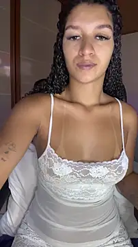 larajuli online show from 04-26-26, 07:44