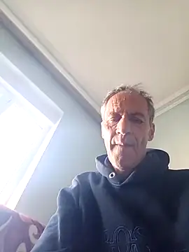 Meliwem12 online show from 04-23-26, 06:03