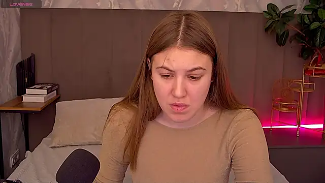 Snapshot of MelanieHenders chatting on 12-04-25, 05:39 MelanieHenders online show from 12-04-25, 05:39