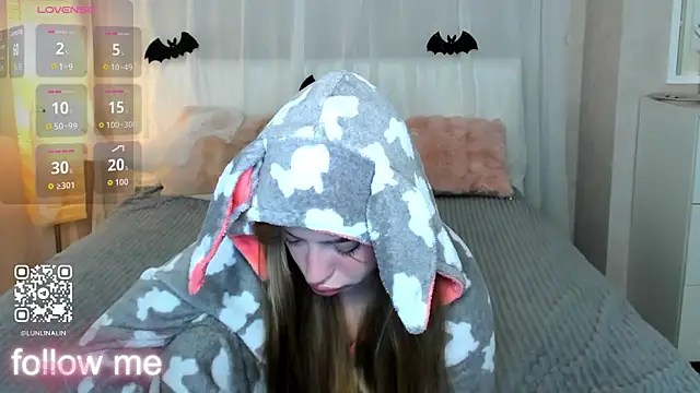 Snapshot of LightStar_18 chatting on 11-01-25, 09:22 LightStar 18 online show from 11-01-25, 09:22