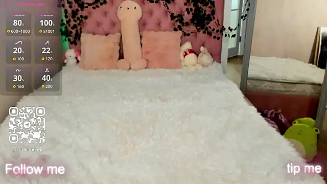 Snapshot of LightStar_18 chatting on 11-21-25, 04:05 LightStar 18 online show from 11-21-25, 04:05