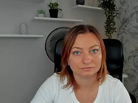 Snapshot of angelaSamt chatting on 09-12-25, 12:38 angelaSamt online show from 09-12-25, 12:38