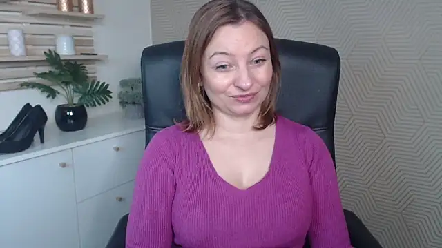 Snapshot of angelaSamt chatting on 12-01-25, 06:40 angelaSamt online show from 12-01-25, 06:40