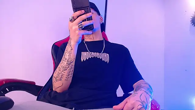 Anhonymus  online show from 09-28-25, 04:18