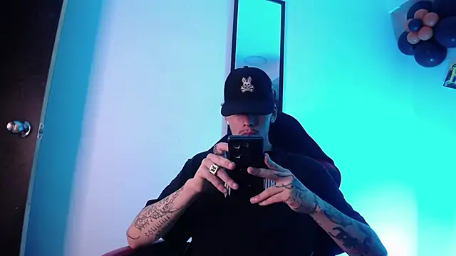 Anhonymus  online show from 10-15-25, 03:39