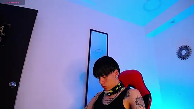 Anhonymus  online show from 11-13-25, 03:38