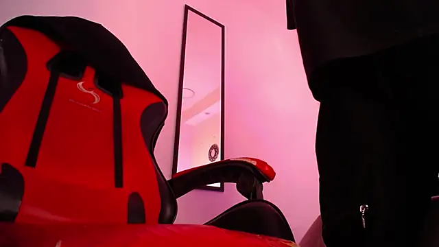 Anhonymus  online show from 12-16-25, 04:28