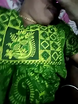 Snapshot of Lavanyaatelugu chatting on 09-21-25, 02:40 Lavanyaatelugu online show from 09-21-25, 02:40