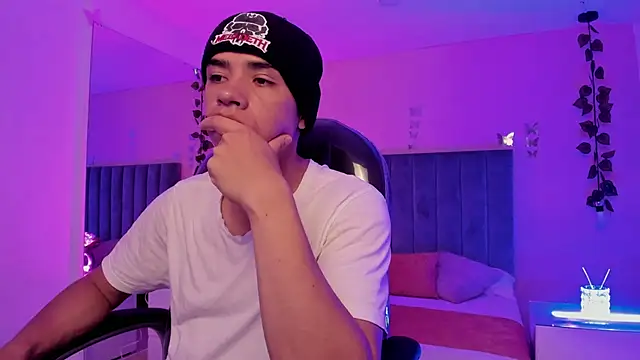 Muscle Scott online show from 11-12-25, 12:38