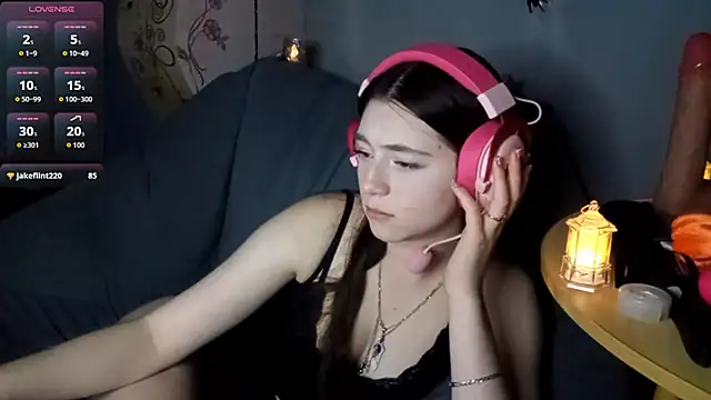 Snapshot of Sophiecuttie chatting on 11-01-25, 03:25 Sophiecuttie online show from 11-01-25, 03:25