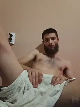 Snapshot of eetme827 chatting on 11-10-25, 01:04 eetme827 online show from 11-10-25, 01:04