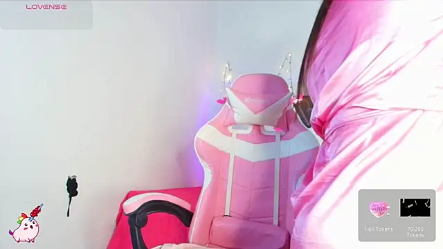 Snapshot of Abril1_gh chatting on 10-27-25, 09:46 Abril1 gh online show from 10-27-25, 09:46