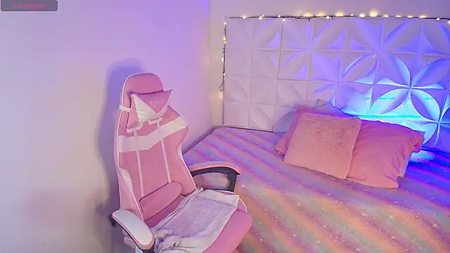 Snapshot of Abril1_gh chatting on 11-19-25, 10:15 Abril1 gh online show from 11-19-25, 10:15