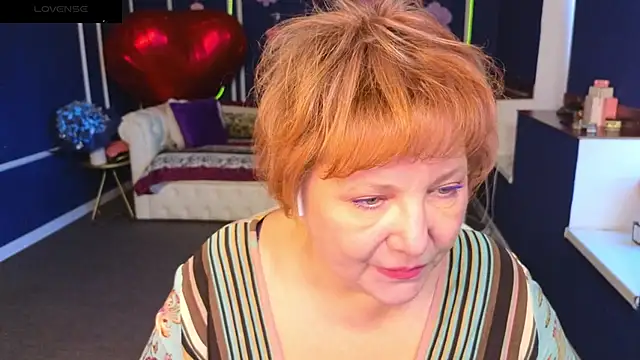 Snapshot of Kira_Kenett chatting on 05-31-26, 07:26 Kira Kenett online show from 05-31-26, 07:26