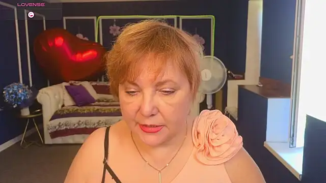 Snapshot of Kira_Kenett chatting on 06-10-26, 06:12 Kira Kenett online show from 06-10-26, 06:12