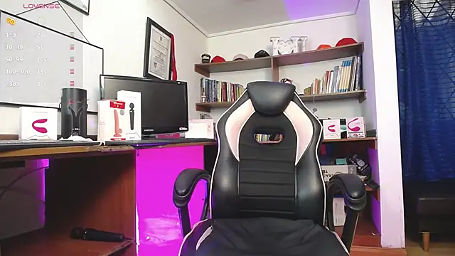 GretaVoss  online show from 11-27-25, 07:38