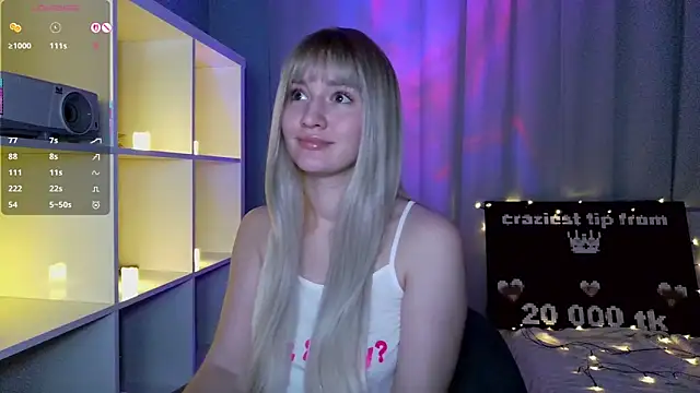 Snapshot of LunaXLoverx chatting on 10-30-25, 05:35 LunaXLoverx online show from 10-30-25, 05:35