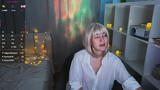 Snapshot of LunaXLoverx chatting on 11-19-25, 11:43 LunaXLoverx online show from 11-19-25, 11:43