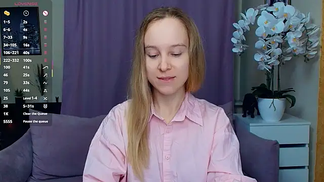 SoonMoor online show from 04-11-26, 06:34