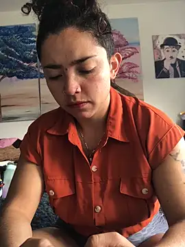 Paris 11 online show from 10-28-25, 01:03