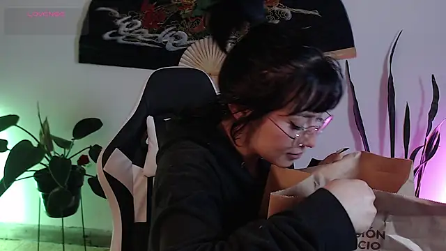 Ellyuwuw online show from 01-08-26, 11:18