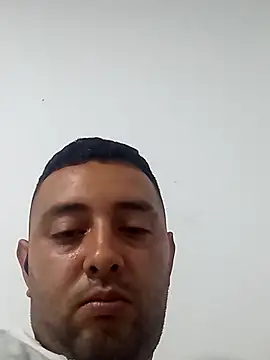 Snapshot of angelitocalientico chatting on 10-06-25, 02:47 angelitocalientico online show from 10-06-25, 02:47