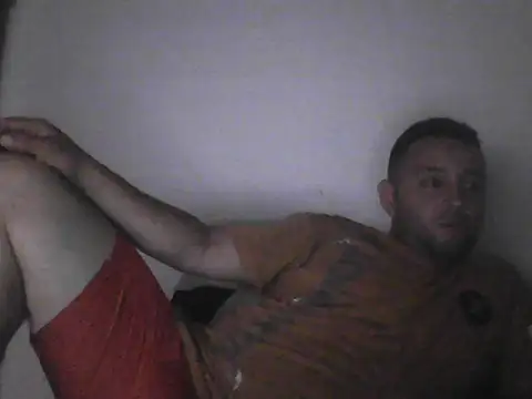 Snapshot of angelitocalientico chatting on 10-08-25, 04:32 angelitocalientico online show from 10-08-25, 04:32