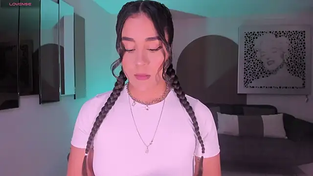 SussyBellX online show from 11-04-25, 07:35